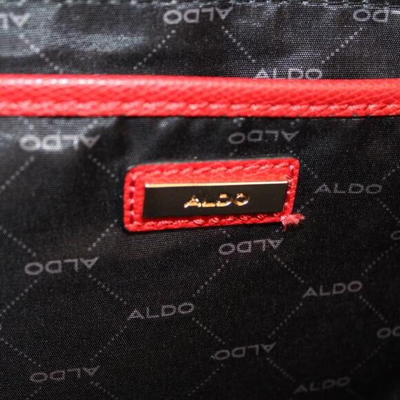 Aldo Large Quilt Pattern Red Tote w/ Gold Chain & Leather Handle - Picture 7 of 11